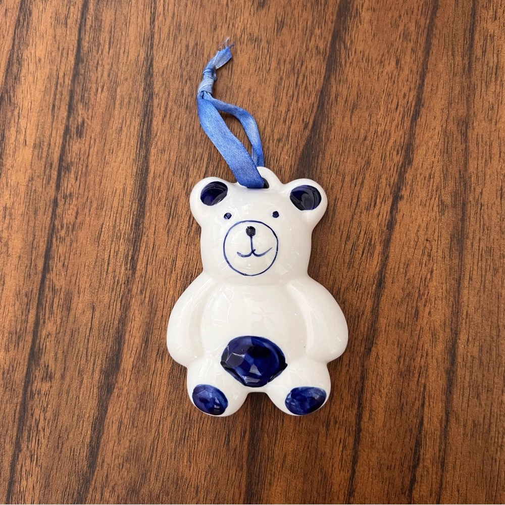 VTG Bear Blue & White Glossy Porcelain Ceramic Hand painted From Italy Delftware